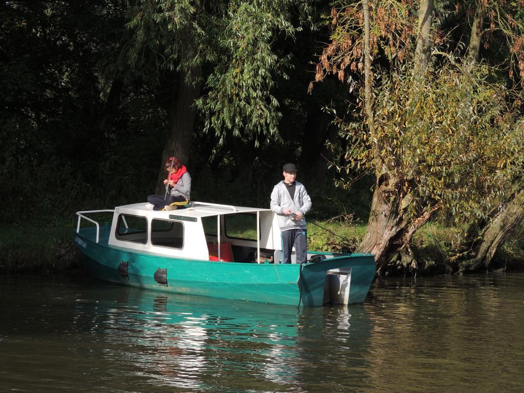 ホテル De Brabantse Biesbosch Werkendam エクステリア 写真