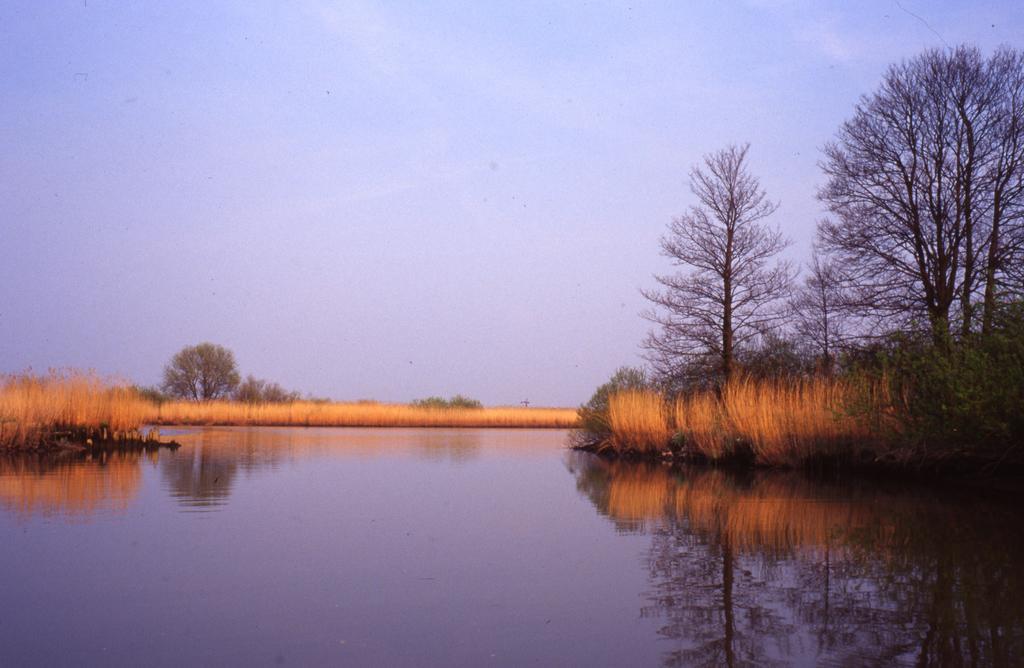 ホテル De Brabantse Biesbosch Werkendam エクステリア 写真