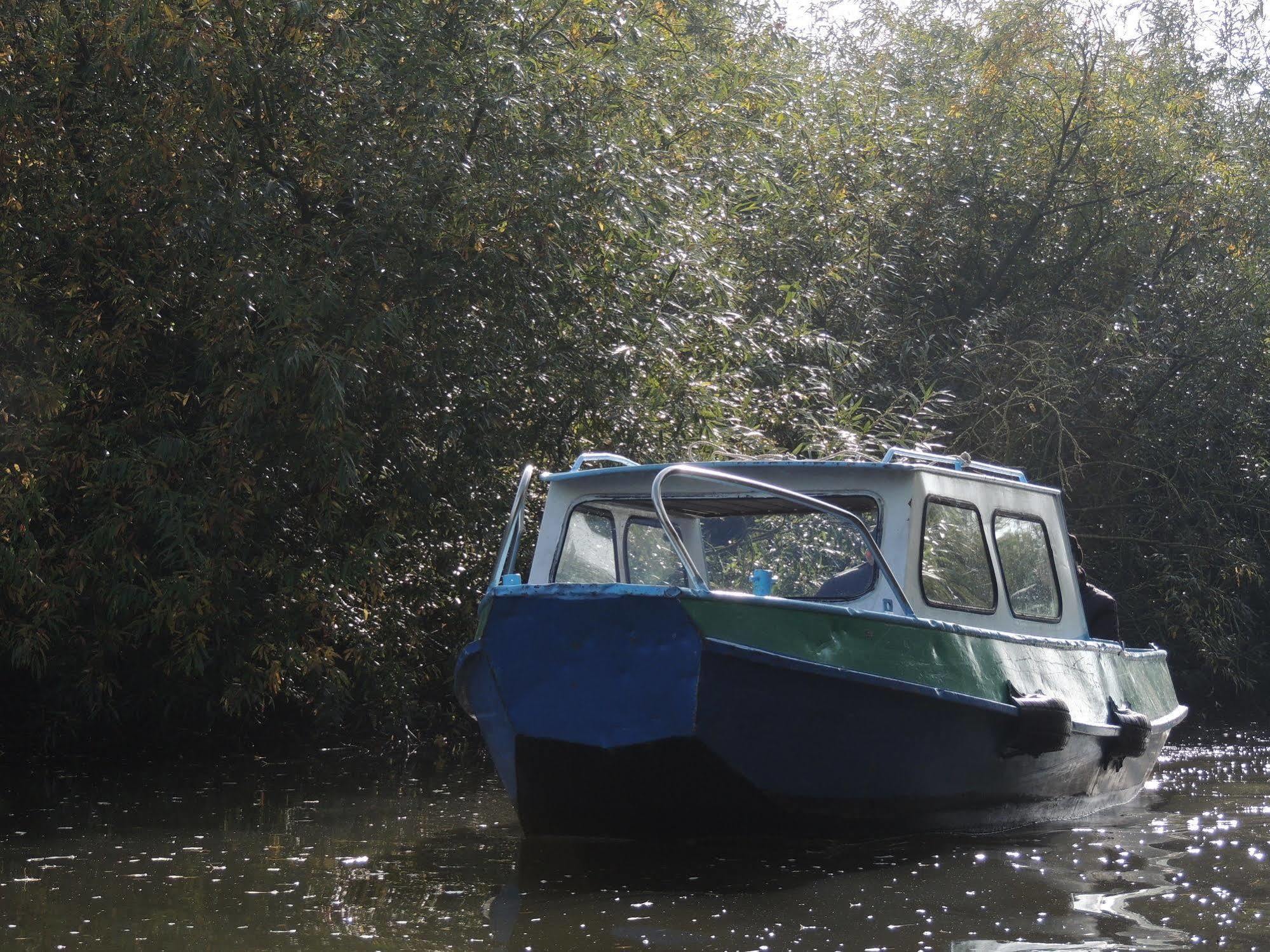 ホテル De Brabantse Biesbosch Werkendam エクステリア 写真